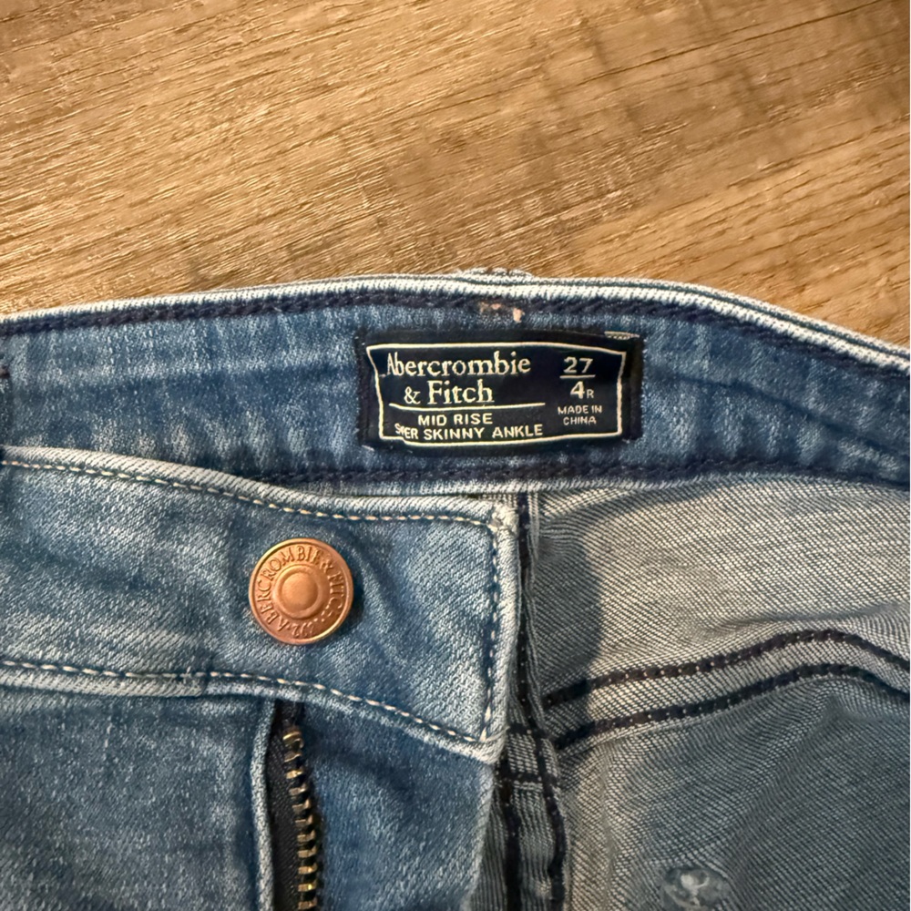 Abercrombie & Fitch Mid Rise Skinny Jeans